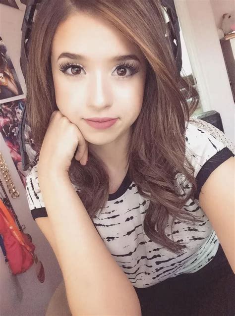 pokimane nude tits|FULL VIDEO: Pokimane Nude Photos Leaked (Twitch Streamer)